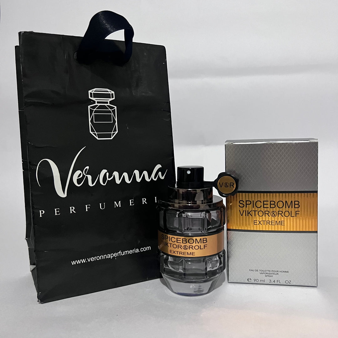 V&R Spicebomb Extreme　90ml Amazon.com: Viktor&Rolf - Spicebomb Extreme Eau de Parfum